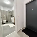 Sky Airport Modern - Free Parking , Ac 公寓 克卢日-纳波卡