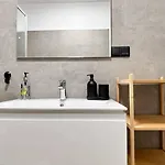 Sky Airport Modern - Free Parking , Ac *