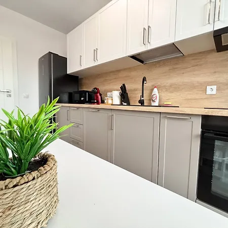 Appartement Sky Airport Modern & Parking And Ac Cluj-Napoca