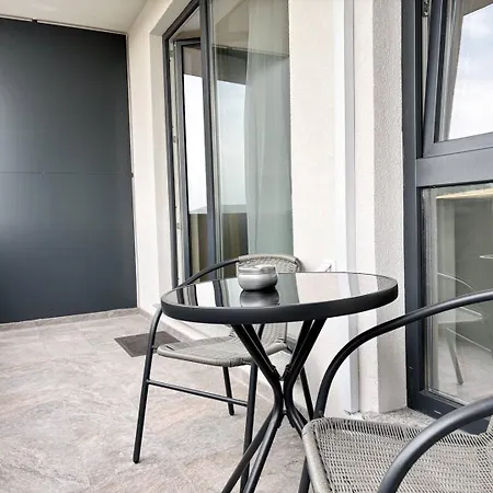 Sky Stay Airport Modern Apart - Free Parking , Ac * Cluj-Napoca