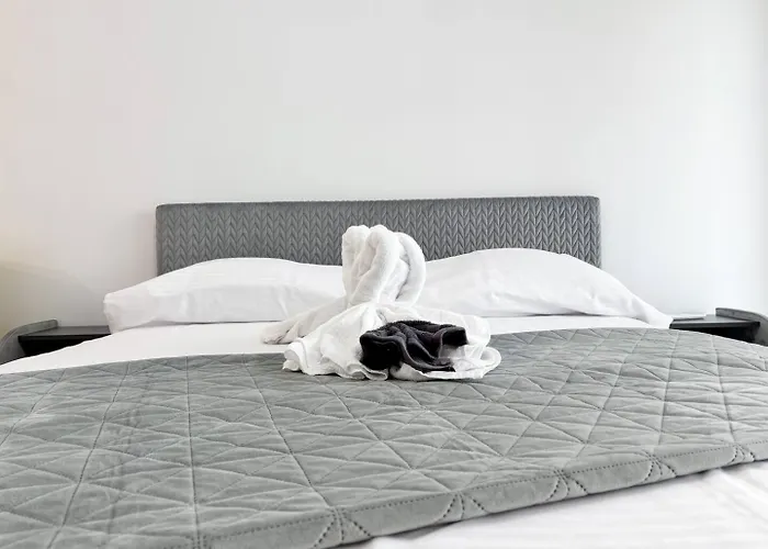 Apartament Sky Airport Modern & Parking And Ac *